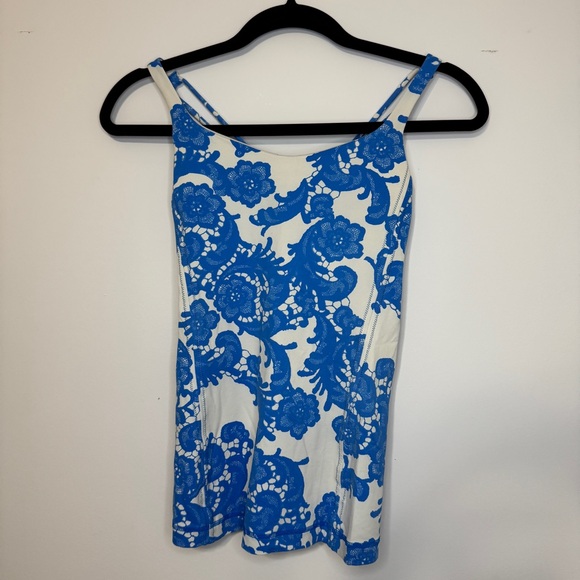 lululemon athletica Tops - Lululemon Athletica Size 4 Power Y Tank Top Blue Floral Lace Overlay Rare
